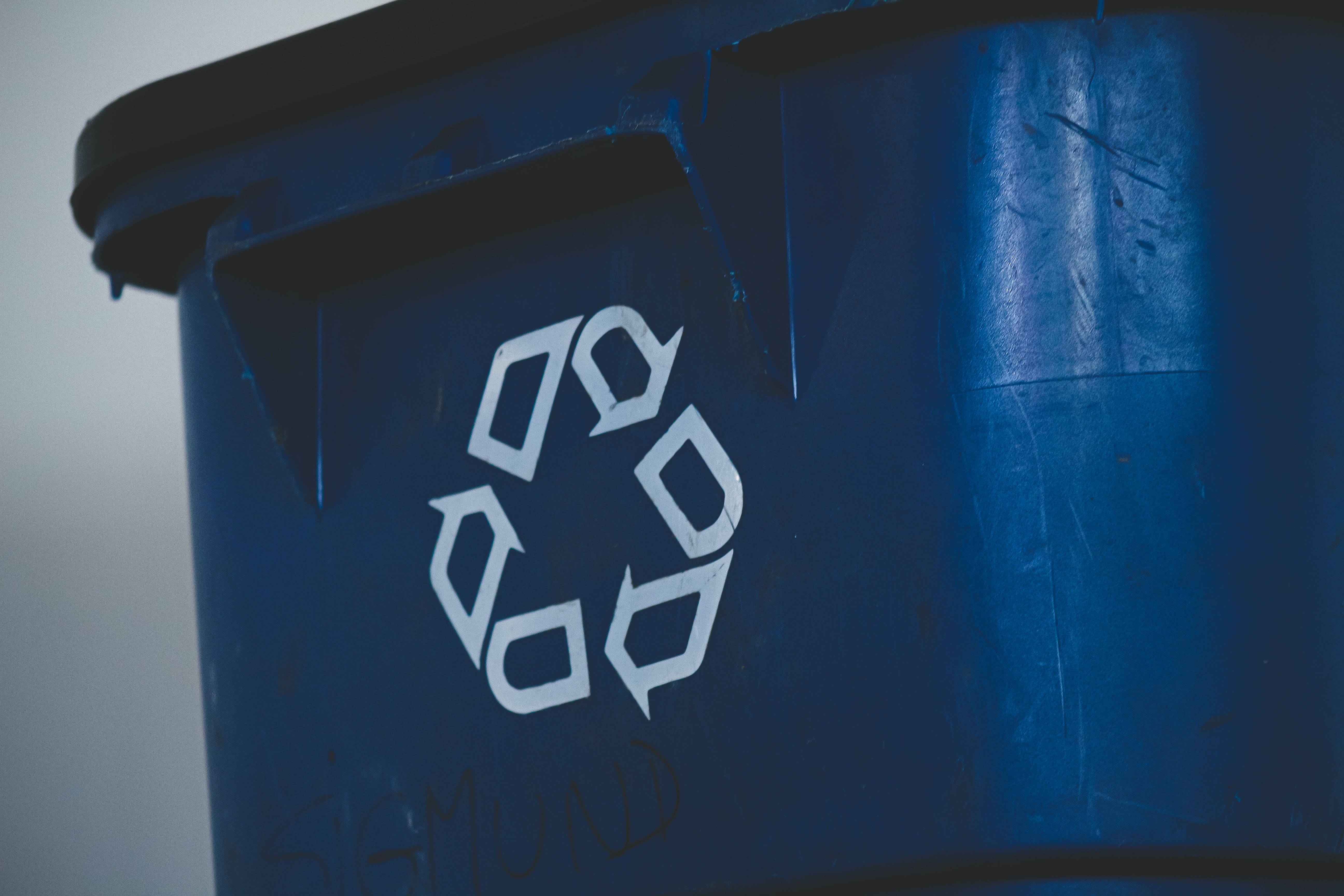 Recycling bin Recycling bin